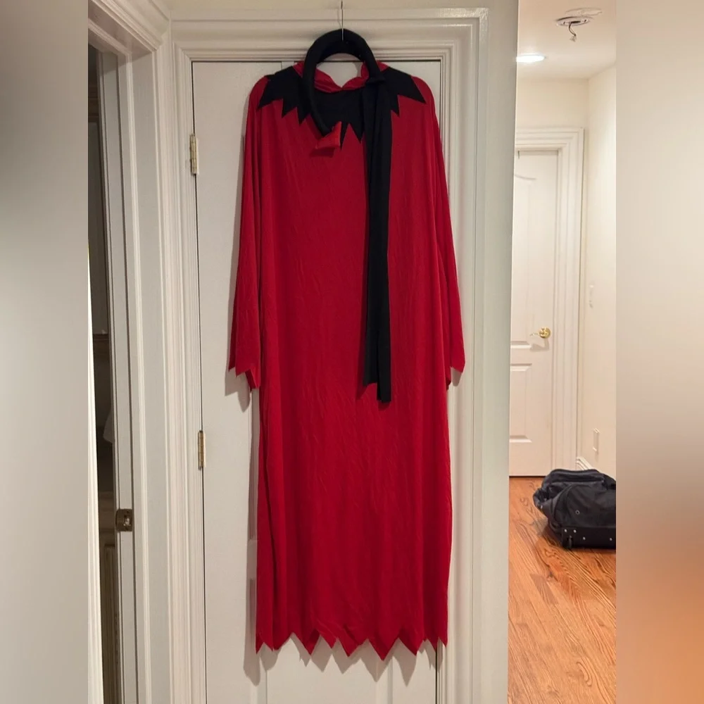 NWT Fun World Teens/Men’s Devil Robe (Diable Robe) Halloween‎ Costume Cosplay
